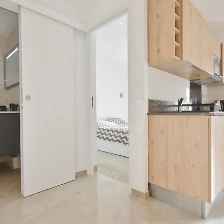 15 Min A Pied Du Palais ! 2 Pieces Refait A Neuf Avec Terrasse ! Apartamento