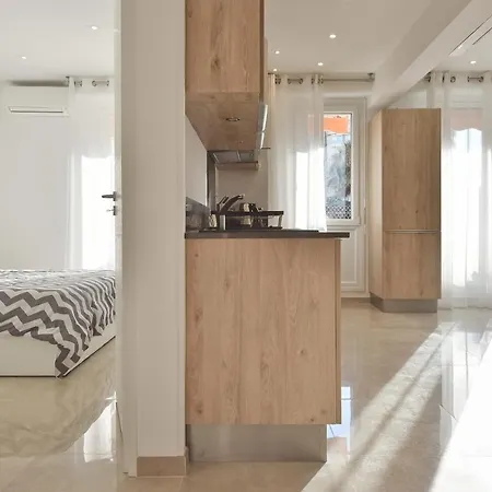 Apartamento 15 Min A Pied Du Palais ! 2 Pieces Refait A Neuf Avec Terrasse ! *